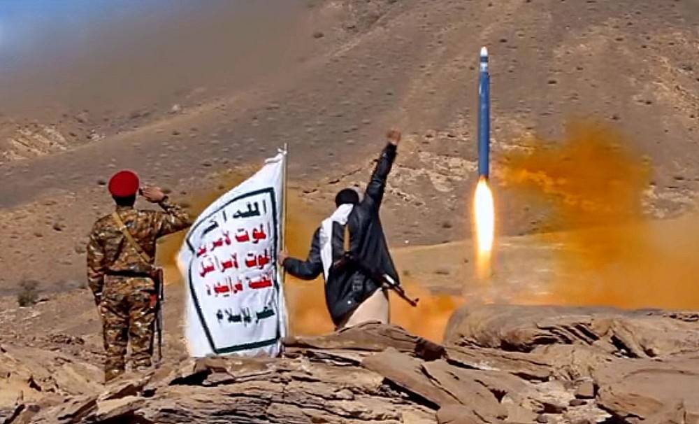 Iran refuses to arm Yemeni Houthis for peace with Saudi Arabia