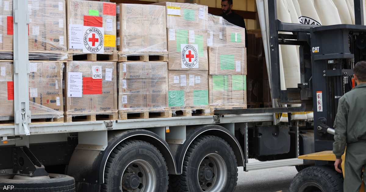 First shipment of Red Cross air aid to Sudan