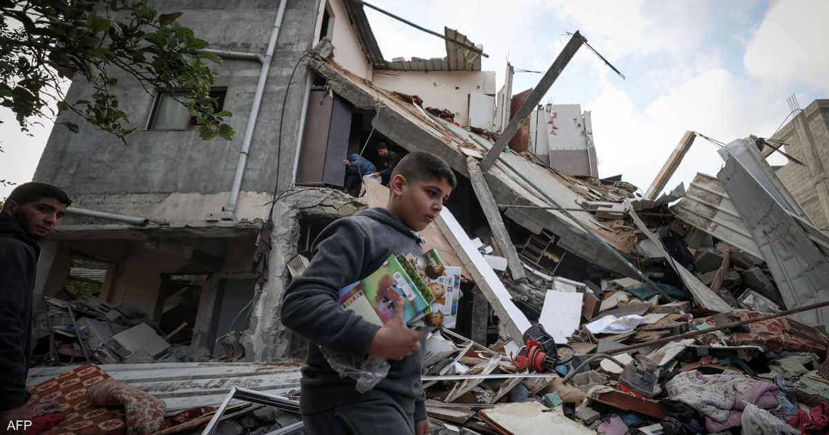 Israeli forces stormed Balata refugee camp in Nablus and shelled Gaza