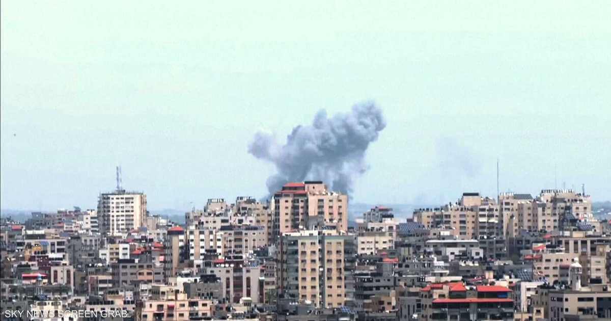 Israeli planes intensify their raids on Gaza... and two people are killed while targeting an apartment