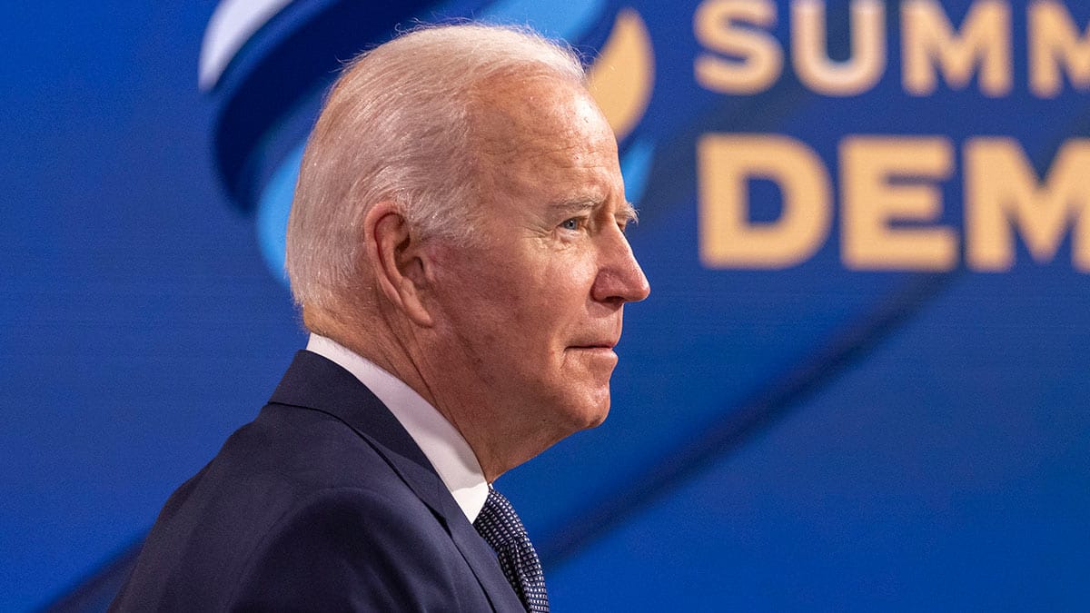 Former White House doctor Jackson says Biden is a threat to the United States