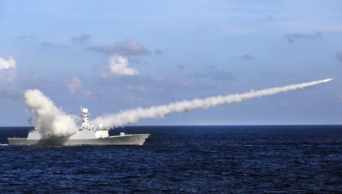 China intimidates the United States with a missile launch of 