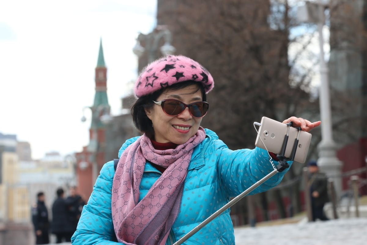 Electronic visas and payment cards for foreign tourists will be launched this year