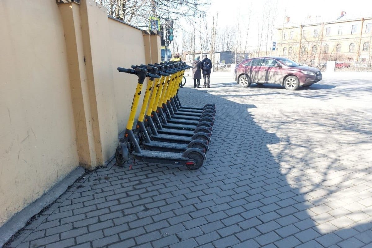 St. Petersburg residents have called on kick-sharing companies to pay compensation after an accident with electric scooters