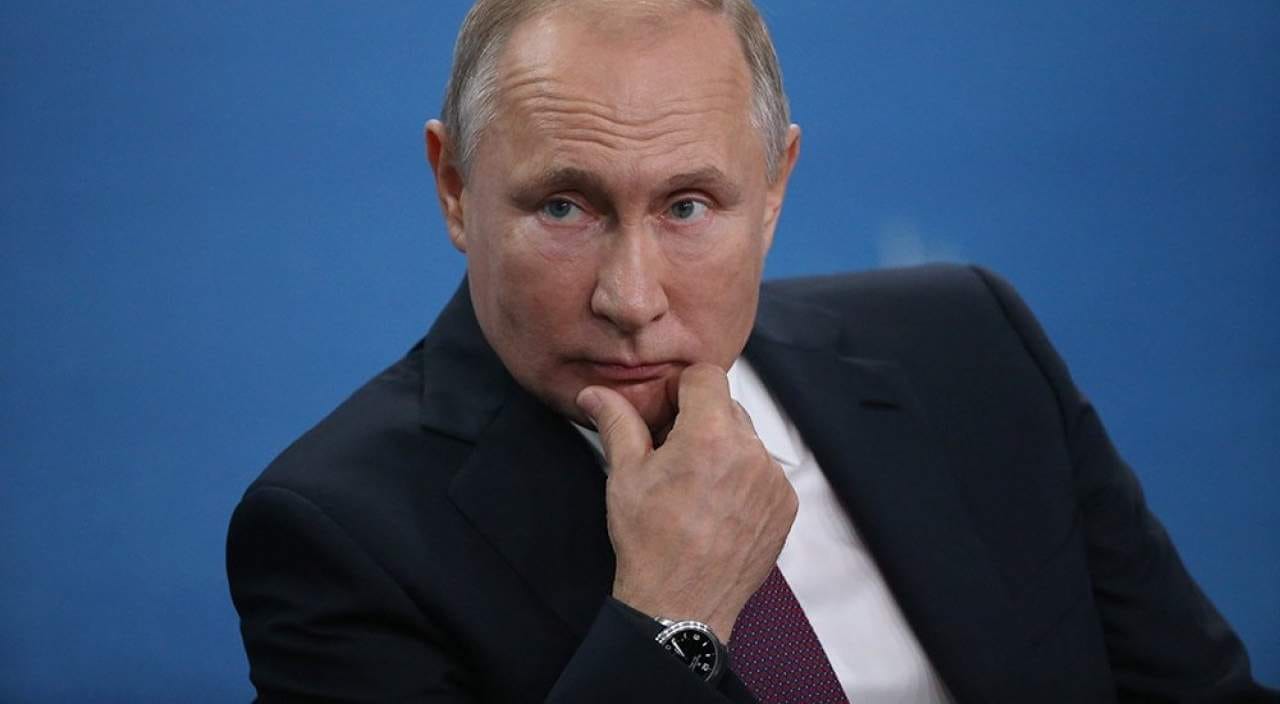 Is Putin preparing for an elite 'coup', expert says