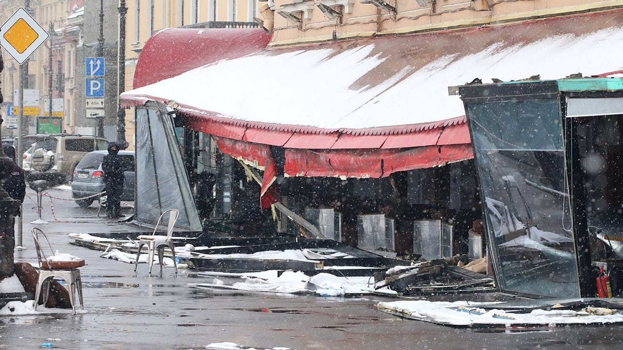 A man who was next to Tatarsky during the explosion regained consciousness