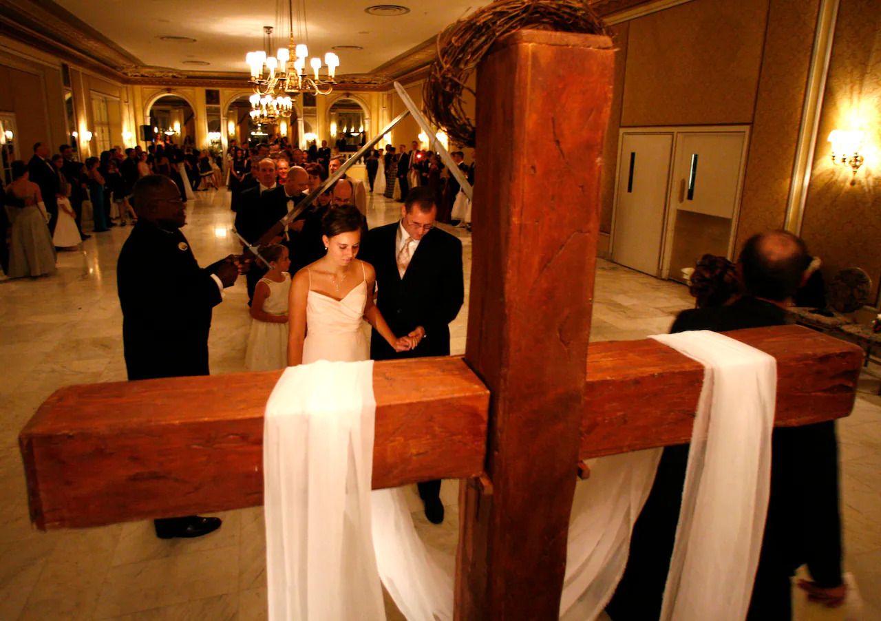 White dress, ring and party - The very special "purity dances" where daughters promise obedience and virginity to their fathers