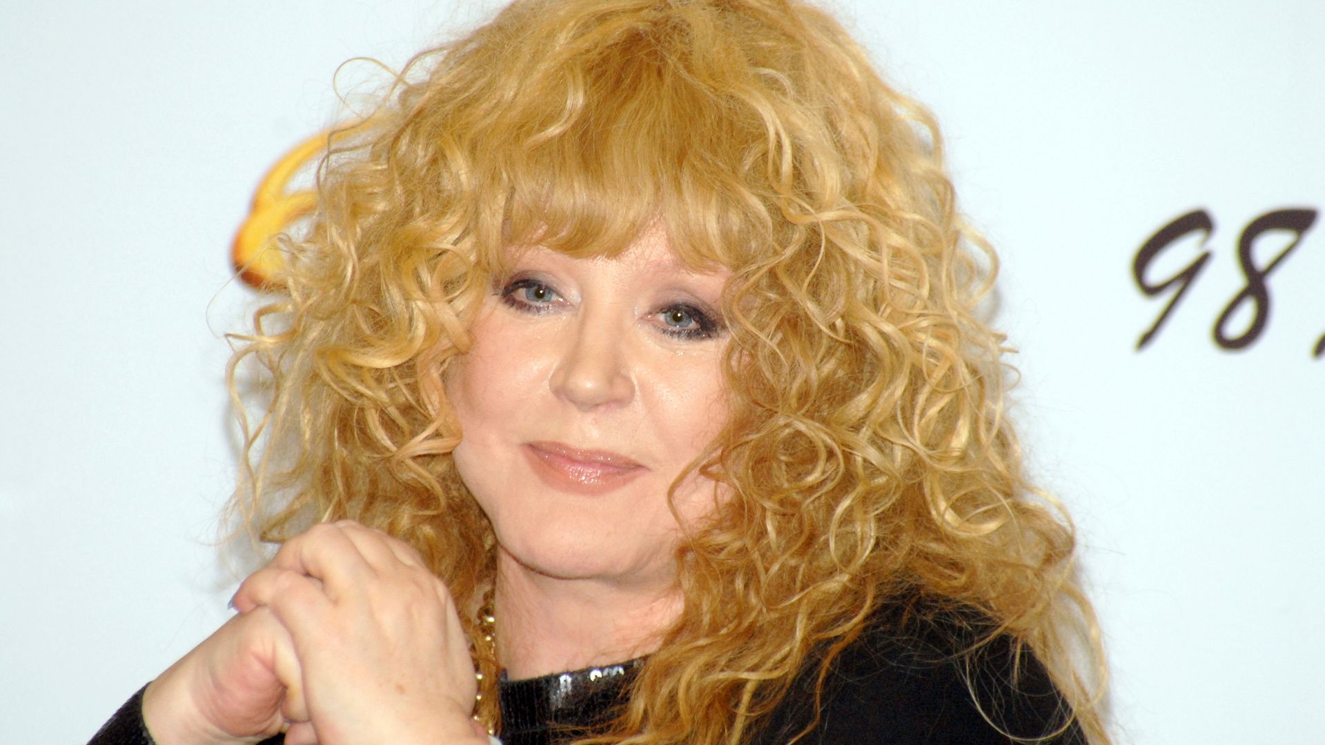 The buyer of the Pugacheva castle in the village of Gryaz is ready to give away a billion rubles