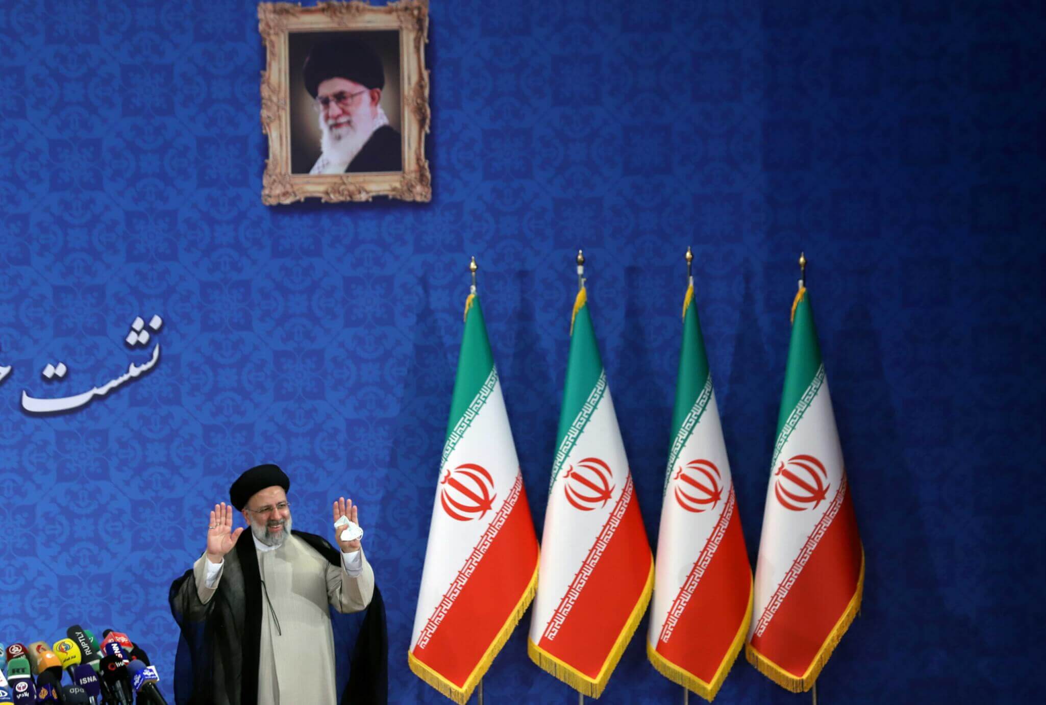 IRAN-ECONOMIC-PLAN-ECONOMY-UNREALISTIC-DIFFICULT-RAISIS