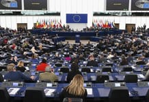 the European Parliament lifts the immunity of two MEPs
