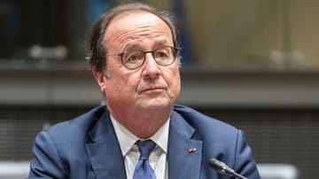 Hollande said the Minsk agreements allowed kyiv to strengthen its military power