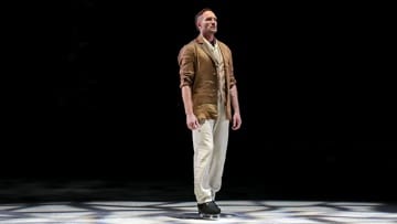 Kostomarov's wife said that the transfer of her husband to foreign clinics is not discussed