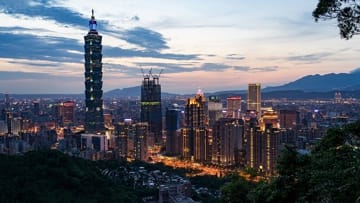 the conflict in Taiwan will cause about half of world trade to fall