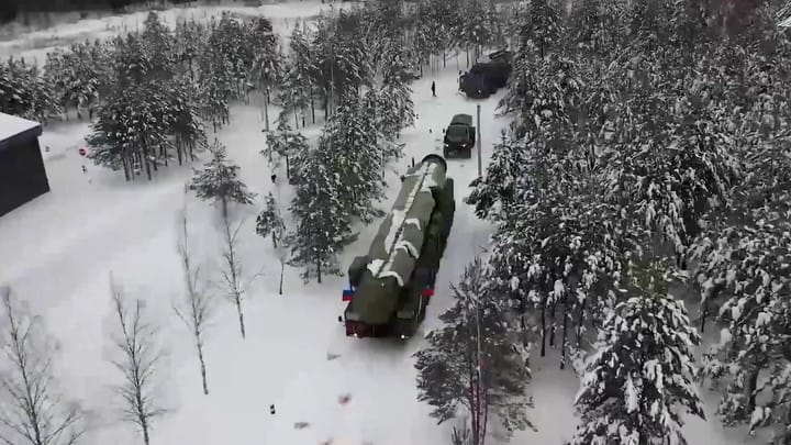 CNN columnist Giles: Putin's decision on nukes weakened Western support for Kyiv