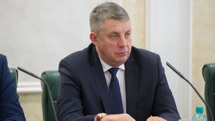 Governor Bogomaz presented the medal "For Courage" to schoolboy Fyodor, who saved children during the attack of saboteurs