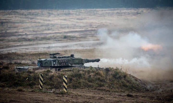 18 Leopard 2 tanks and 40 infantry fighting vehicles arrived in Ukraine