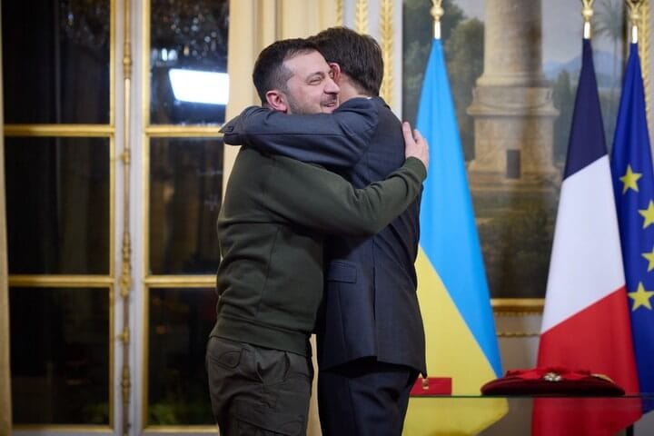 Zelensky announced his arrival in Paris to meet Macron