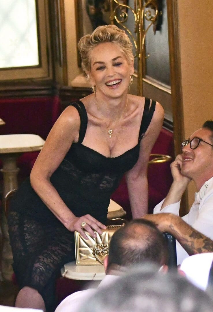 SHARON-STONE-DOLCE-GABBANA-VENICE-FASHION-ITALY