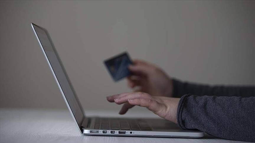 ECONOMY-INVESTMENT-CORONAVIRUS-WORLD-E-COMMERCE
