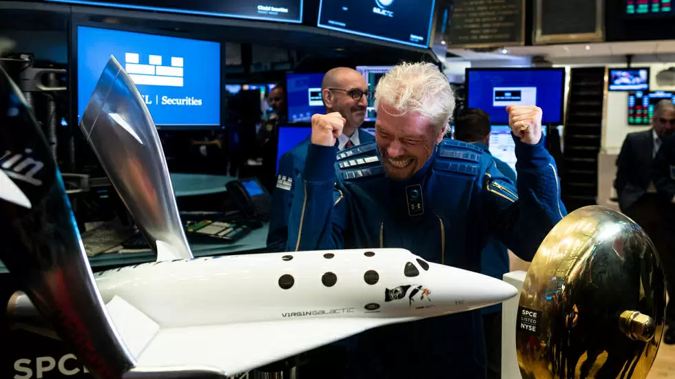 Virgin Galactic nearly 8000 people on space travel waiting list