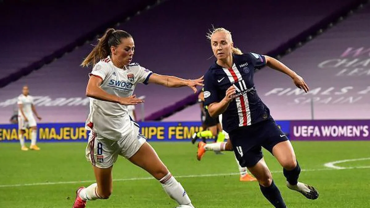 Sara Björk in the starting line-up when Lyon started the title defense with a victory
