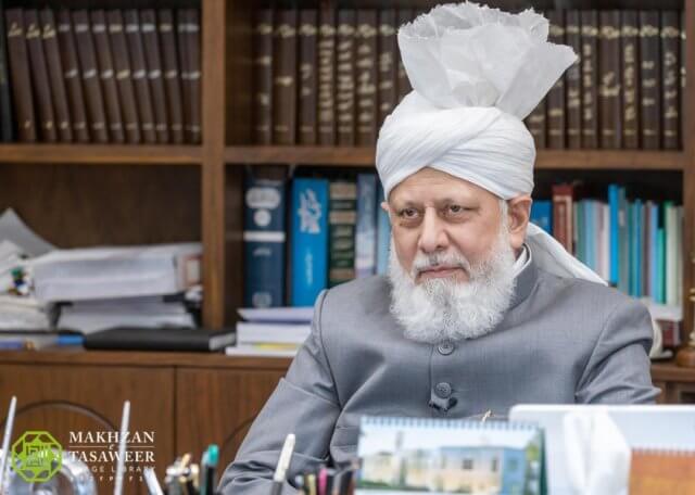 Members of Nasirat-ul-Ahmadiyya from South of the UK have Honour of a Virtual Meeting with Head of the Ahmadiyya Muslim Community