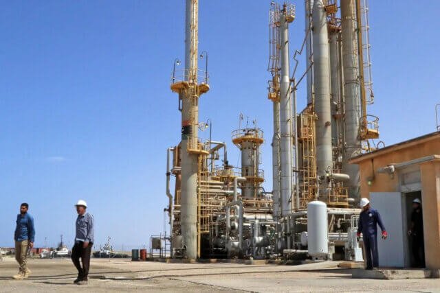 Libya, petrol sahalarının kapanması nedeniyle günde 60 milyon dolar kaybediyor