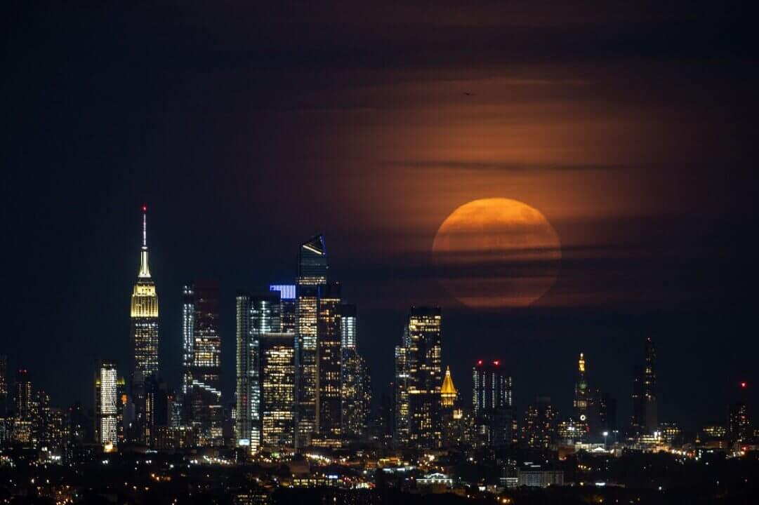 The spectacular "Strawberry Moon" was the closest to Earth last night