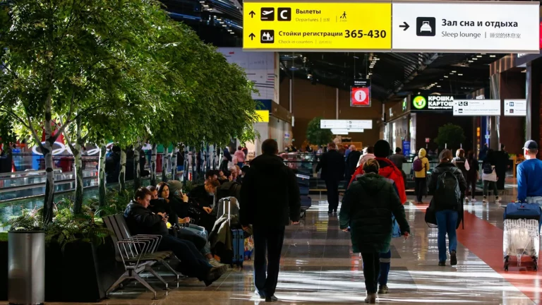 Several foreign airlines are once again accepting Russian Visa and Several foreign airlines are once again accepting Russian Visa and MasterCard. But with commission