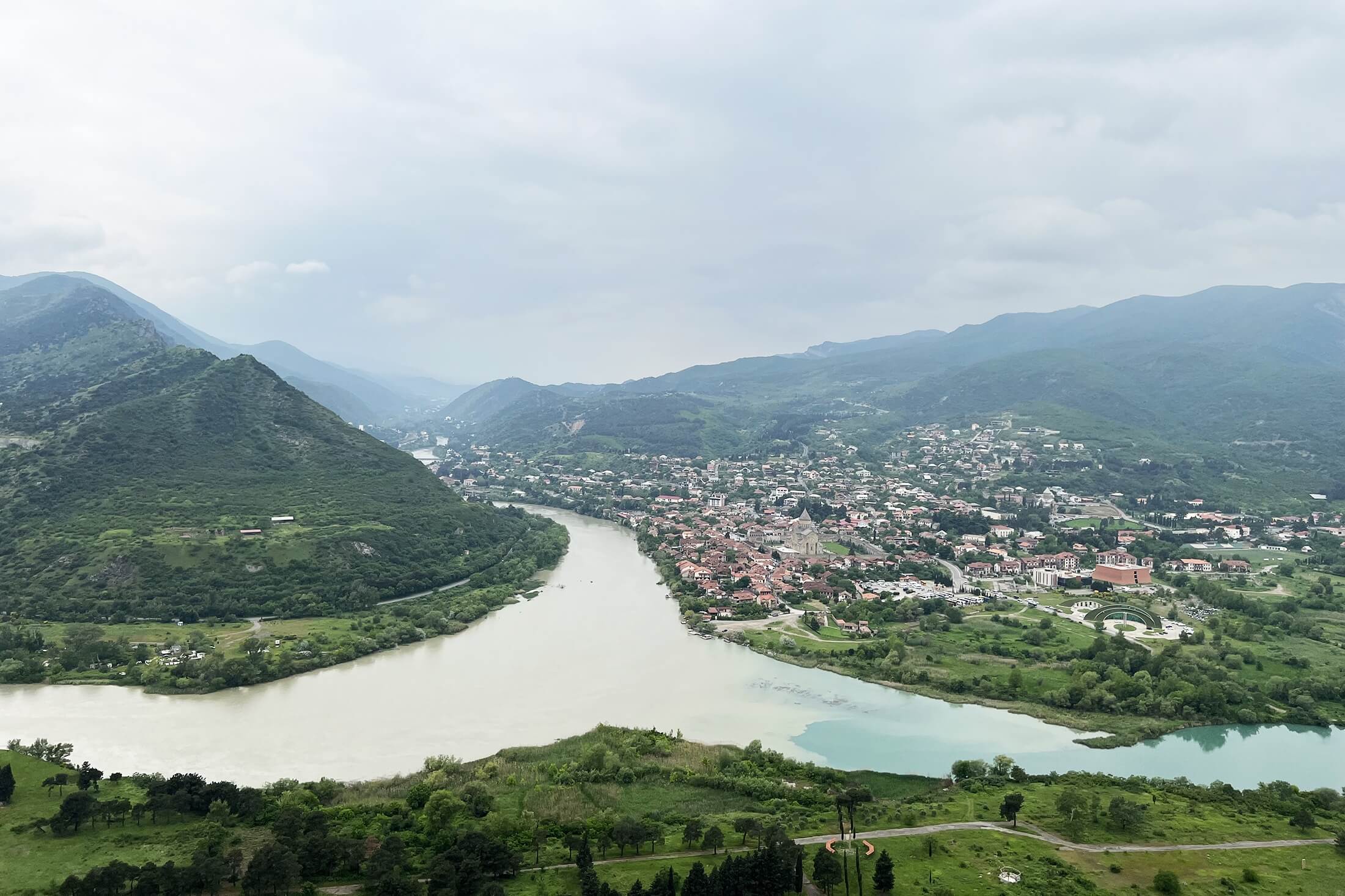 How Batumi welcomes Russians: grilled skewers, carafed wine, khachapuri of all kinds
