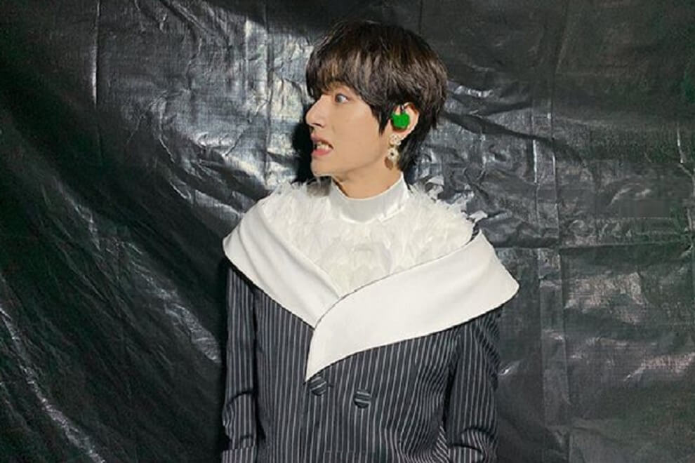 Come as a couple!  Taehyung and Lisa attended Naomi Campbell's birthday party together and kissed.  Photo