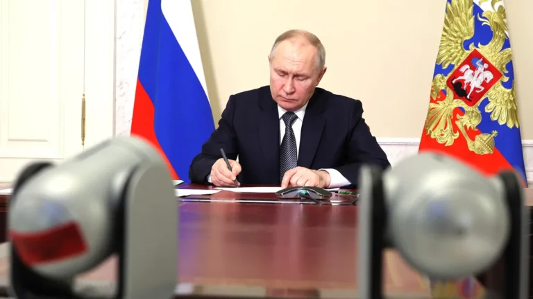  "It was already an inanimate mechanism."  Putin approved the denunciation of the treaty on armies in Europe

