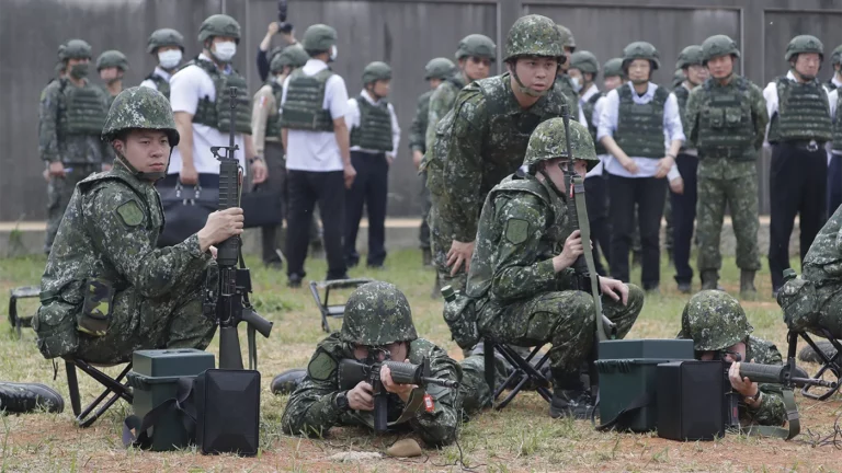  US military analysts participated in evaluating the results of Taiwan's armed forces exercises.  Why is it dangerous


