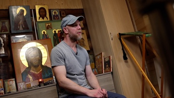 how Americans who left the United States live in Russia

