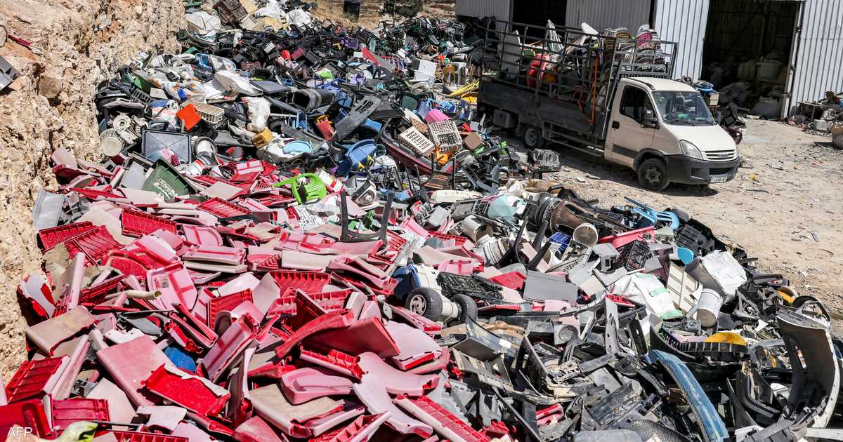  The world is mobilizing against plastic pollution.  What is its danger for the environment?

