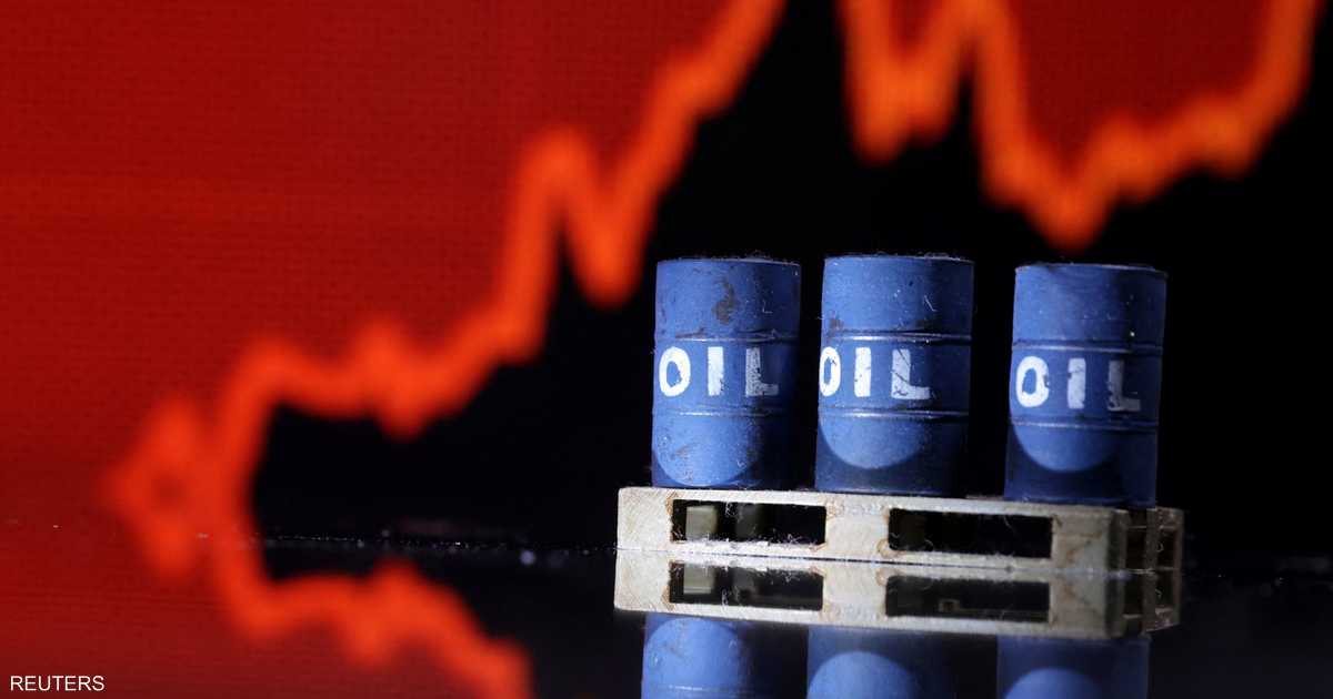 Oil drops amid reports of Iranian crude export deal

