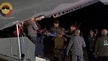 What do we know about the rescue of children injured in a plane crash?